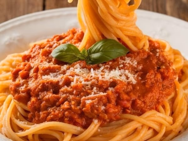 Espaguete a bolonhesa + refri 200ml