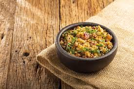 FEIJAO TROPEIRO ACOMPANHAMENTO