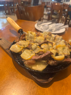 PICANHA COM PROVOLONE E ABACAXI